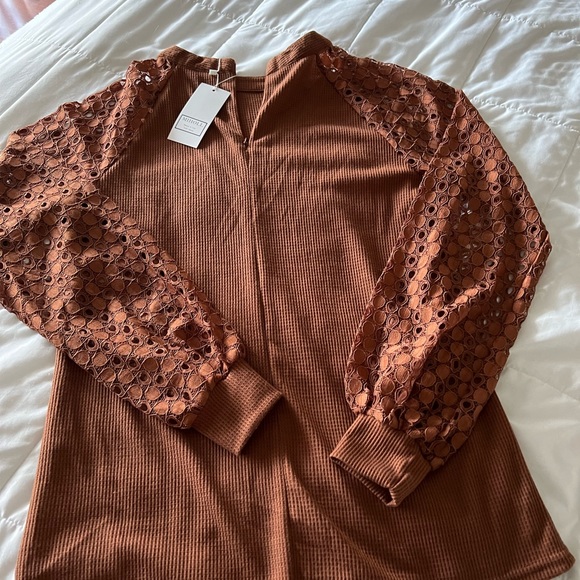 MIHOLL Top ( NWT) - Picture 6 of 9